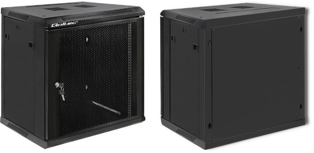 Szafa RACK QOLTEC 19 12U 54488 600 x 450 mm Dwa ujęcia tej samej szafy wiszącej w kolorze czarnym pokazujące przód z perforowanymi drzwiami i zamek oraz bok z gładkimi panelami, zastosowanie, pojemność