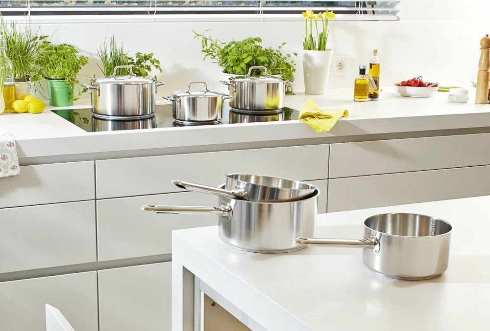 Garnek DEMEYERE Apollo 20 cm srednica pojemnosc Silver-White Silvinox®