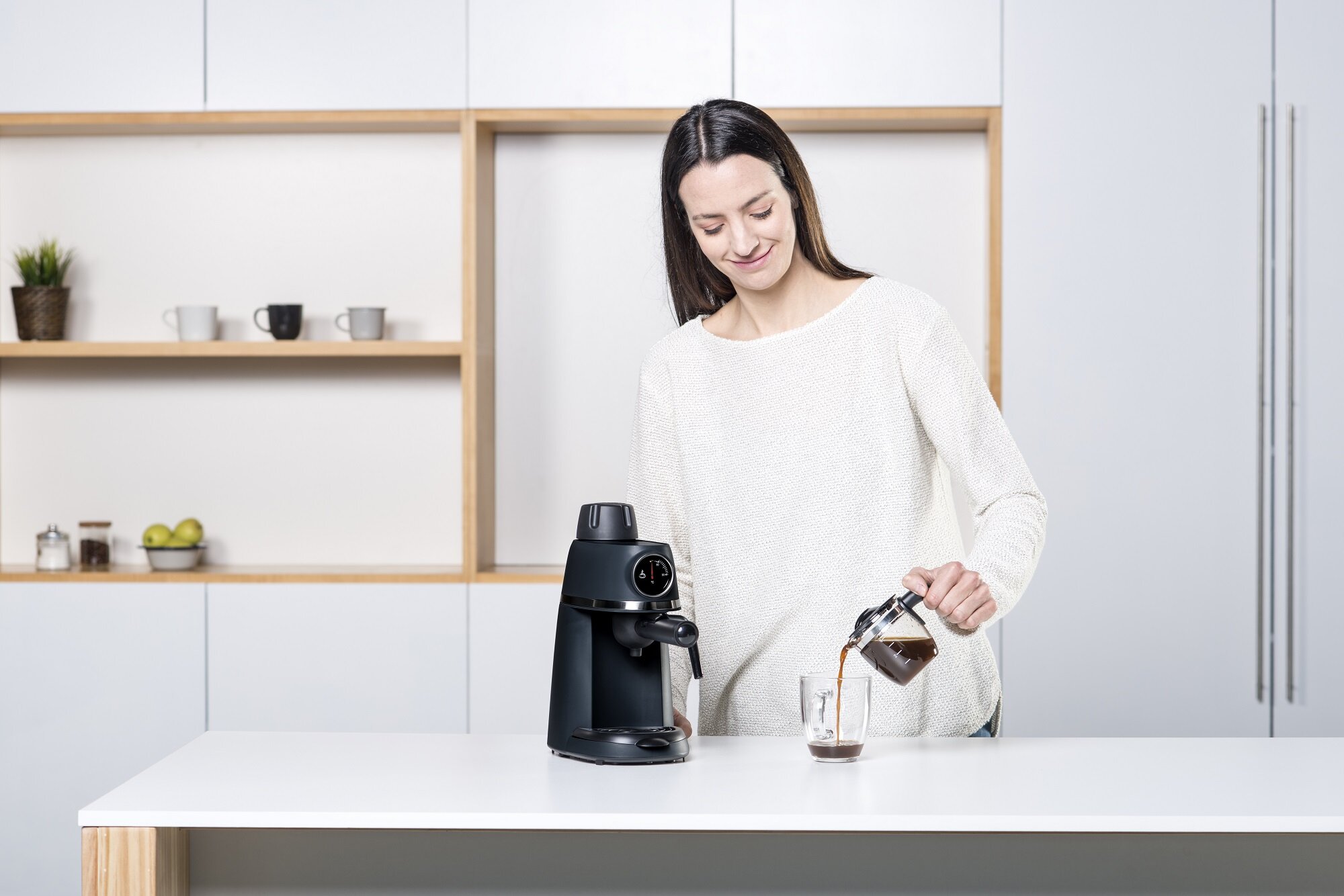 Ekspres BLACK&DECKER ES9200050B prosta obsluga dzbanek na wode pojemnosc 0,24l