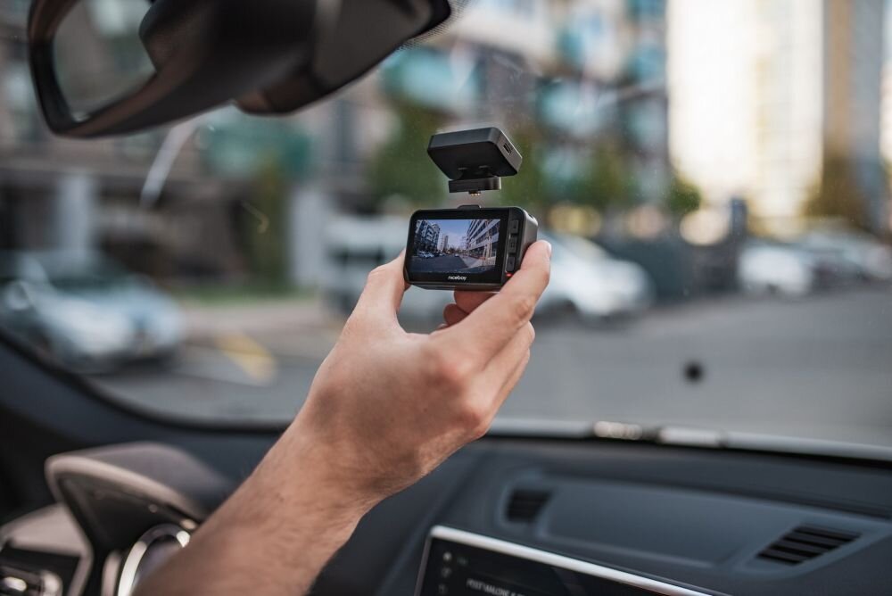 Wideorejestrator NICEBOY Pilot XR Radar obiektyw rozdzielczość nagrywanie kąt zapis sensor czujnik montaż wymiary ładowanie zasilanie auto samochód rejestrowanie karta pamięć pojemność ładowarka obraz zdjęcia filmy aplikacja sterowanie 