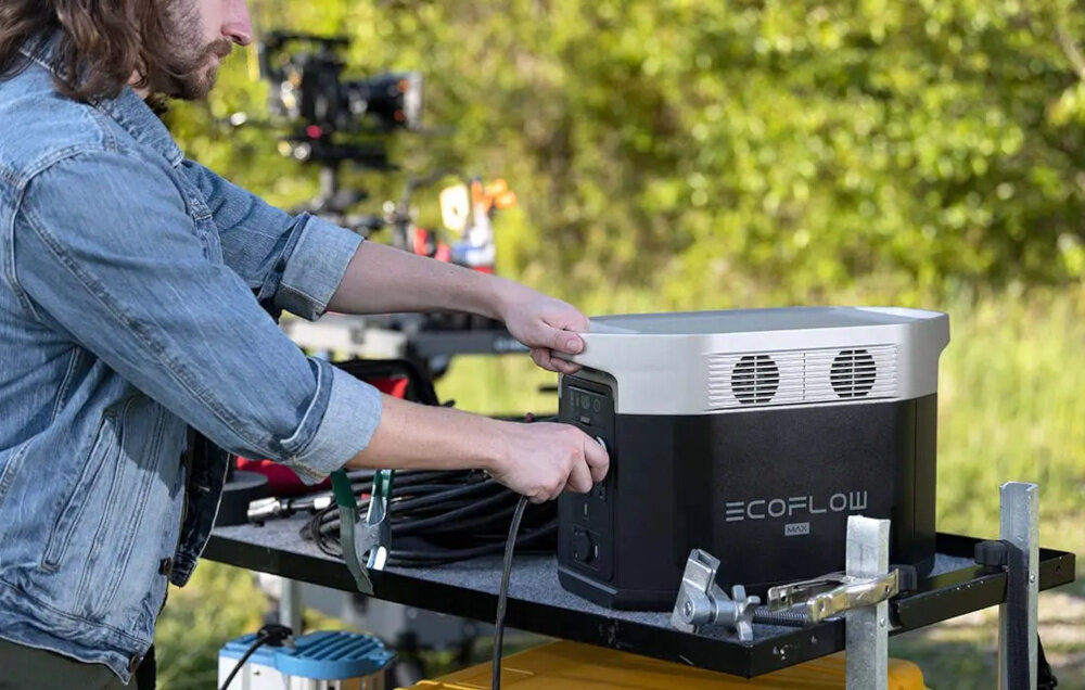 Stacja zasilania ECOFLOW DELTA Max 1600 ladowanie z gniazda AC o maksymalnej mocy 1600 W ladowanie z paneli slonecznych z moca do 800 W 