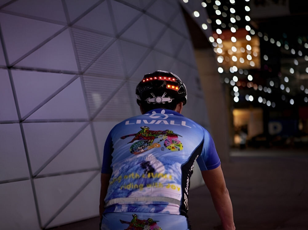 Kask rowerowy LIVALL BH60SE Neo Czarny Szosowy (rozmiar L) inteligentne rozwiązania widoczność łączność