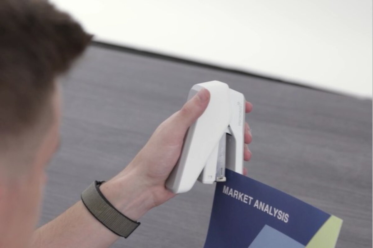 Niszczarka FELLOWES LX50 + Zszywacz LX850 dobrze lezy w dloni