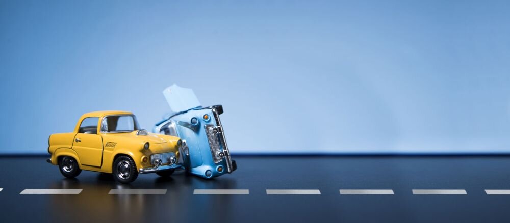 Wideorejestrator MIO MiVue C440  obiektyw rozdzielczość nagrywanie kąt zapis sensor czujnik montaż wymiary ładowanie zasilanie auto samochód rejestrowanie karta pamięć pojemność ładowarka obraz zdjęcia filmy aplikacja sterowanie 