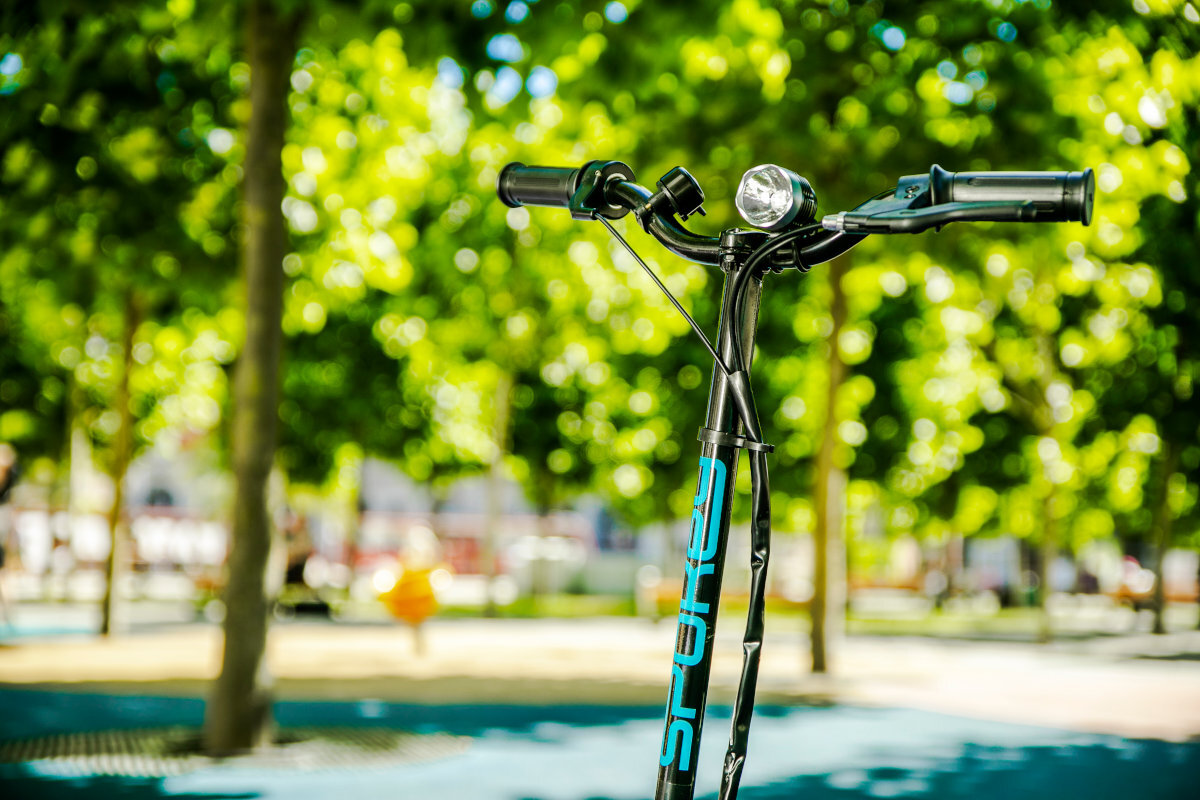 Hulajnoga elektryczna SPOKEY Mizzaro Czarno-niebieski pierwsza hulajnoga