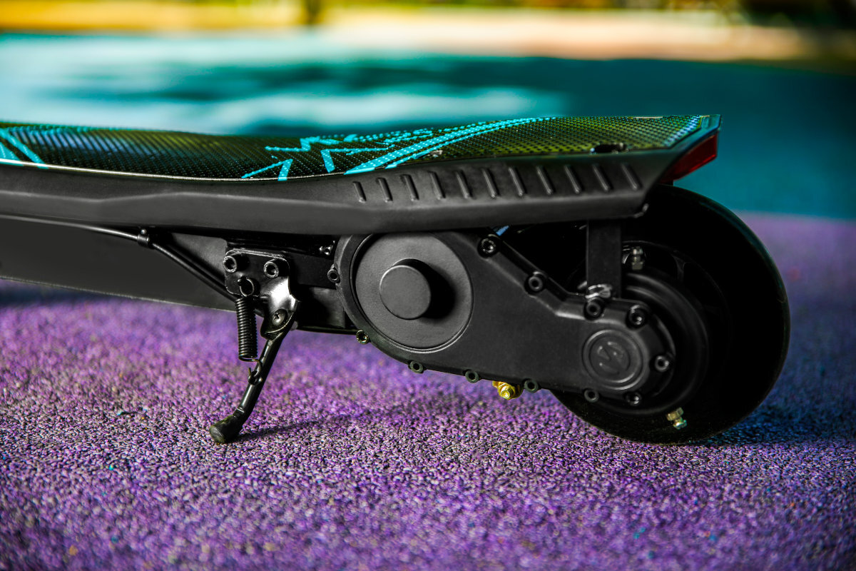 Hulajnoga elektryczna SPOKEY Mizzaro Czarno-niebieski mocny silnik i pojemna bateria