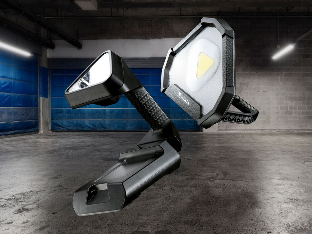 Latarka VARTA Work Flex Stadium Light 147 metrów dioda led cree 400 lumenów