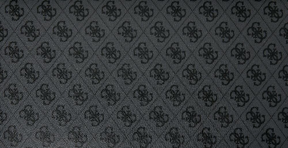Etui na laptopa GUESS 4G Uptown Triangle Logo ochrona laptop ekoskóra logo