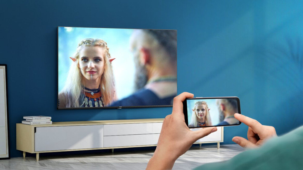 Telewizor HISENSE E7HQ - łączność