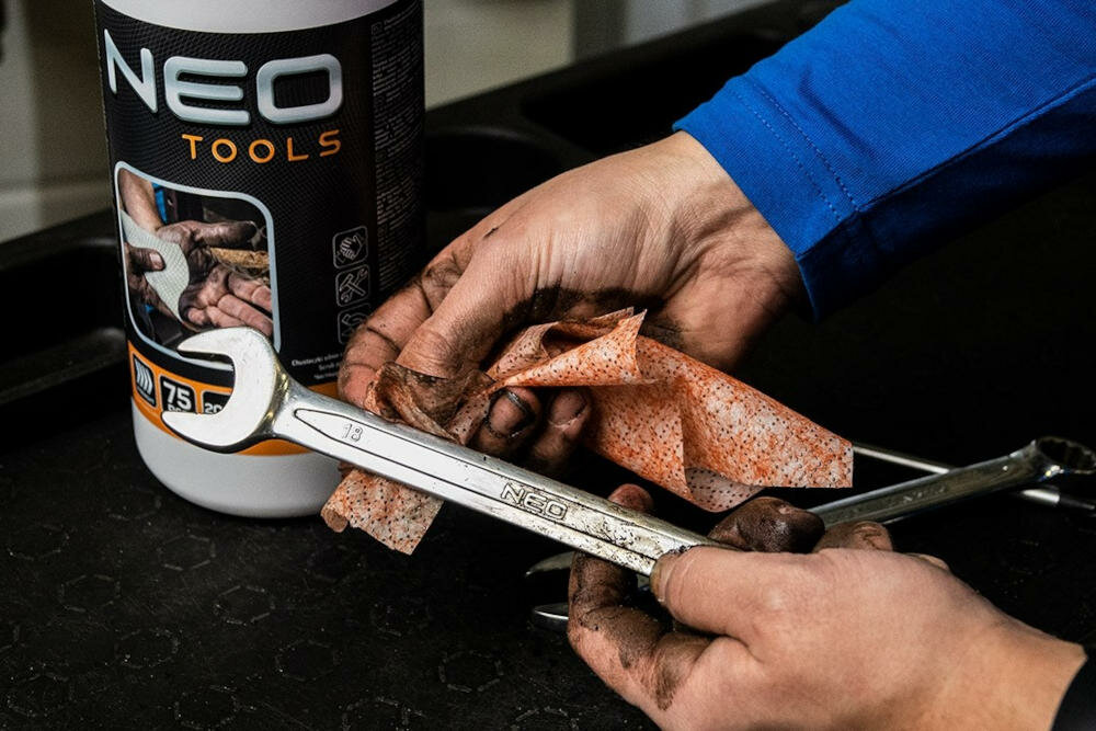 NEO chusteczki plamy klej żywica silikon lakier farba pianka polimery ekologiczne przyjazne ph skóra