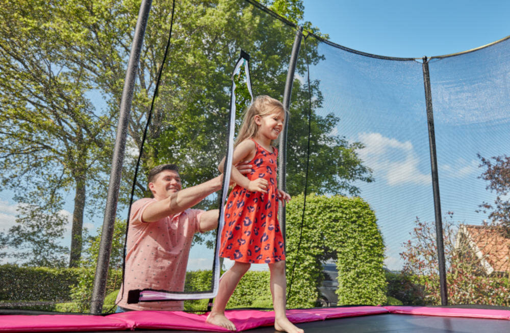 SALTA trampolina bezpieczeństwo siatka zabezpieczająca ochrona skoki upadki urazy