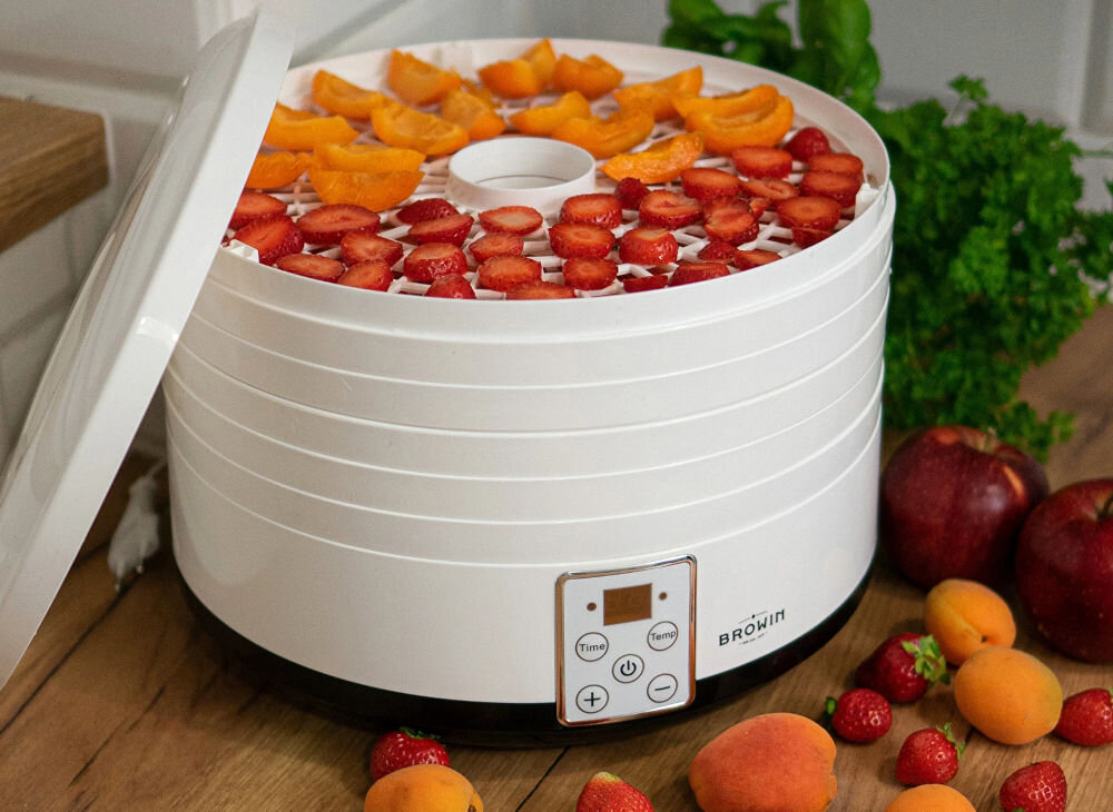 Suszarka do grzybów BROWIN 801025 Biały elegancki minimalistyczny design komponuje się z różnymi stylami kuchennymi niewielkie rozmiary nie zajmuje dużo miejsca na blacie wygodne rozwiązanie zawsze po ręką gotowa do użytku