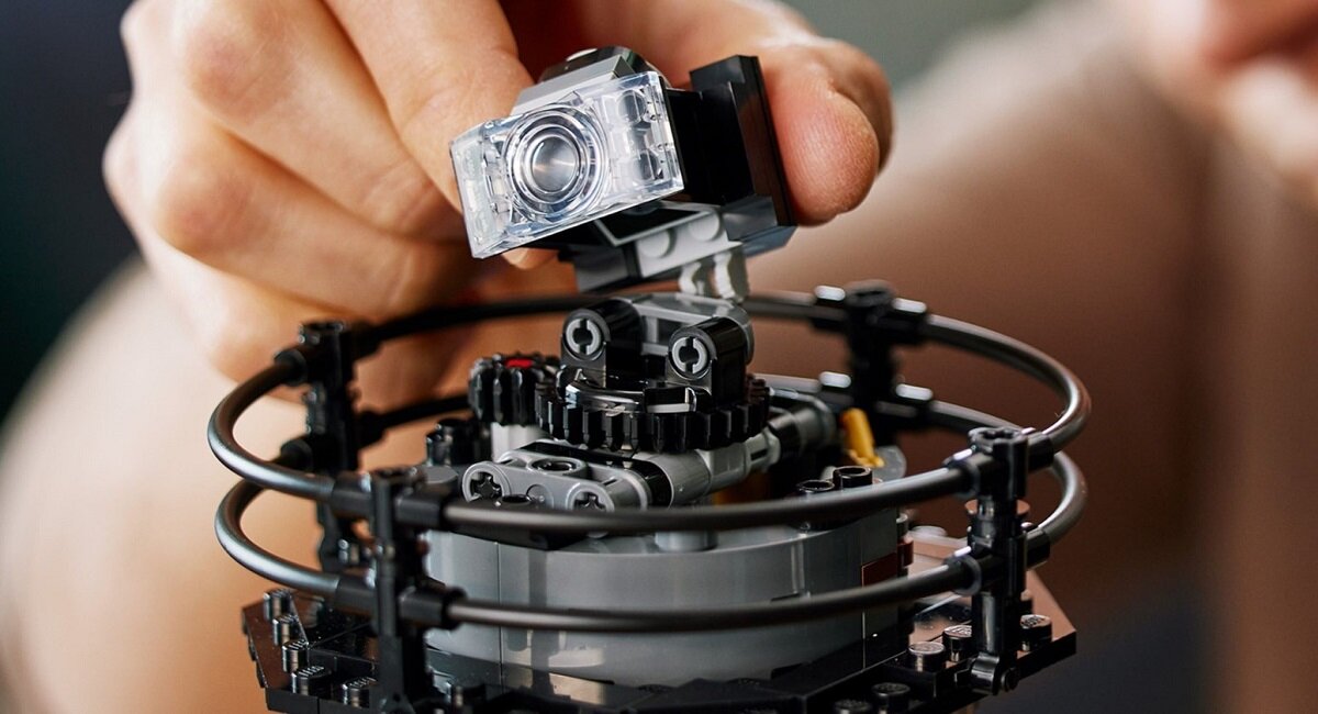 LEGO Ideas Motorized Lighthouse 21335 Вращающийся светильник с линзой Френеля