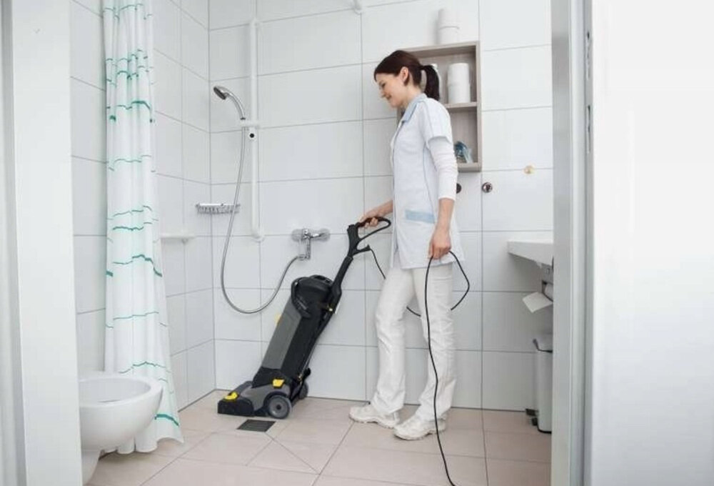 Szorowarka kompaktowa KARCHER BR 30/4 C 1.783-220.0