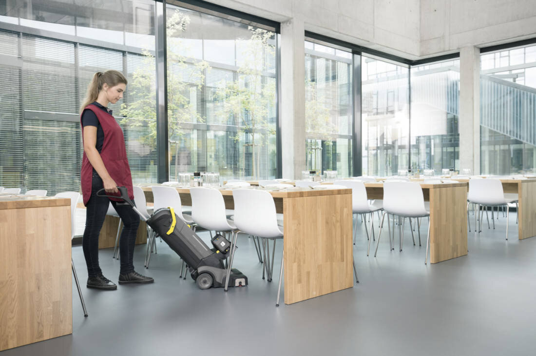 Szorowarka kompaktowa KARCHER Professional BR 30/4 C BP 1.783-234.0 duza moc 550W dokladne szybkie sprzatanie