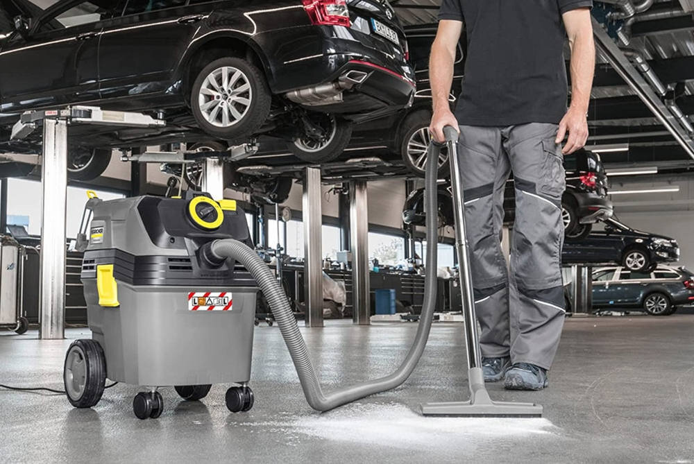 Odkurzacz przemysłowy KARCHER NT 30 1 AP 1.148-221.0 sprzatanie na sucho na mokro