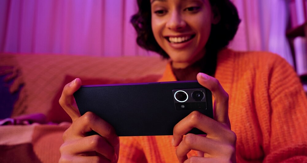 Smartfon OPPO Reno 7 4G ekran bateria aparat procesor ram pamięć pojemność rozdzielczość zdjęcia filmy opis dane cechy blokady system łączność wifi bluetooth obudowa szkło odporność porty muzyka transfer sieć przekątna matryca waga czujniki