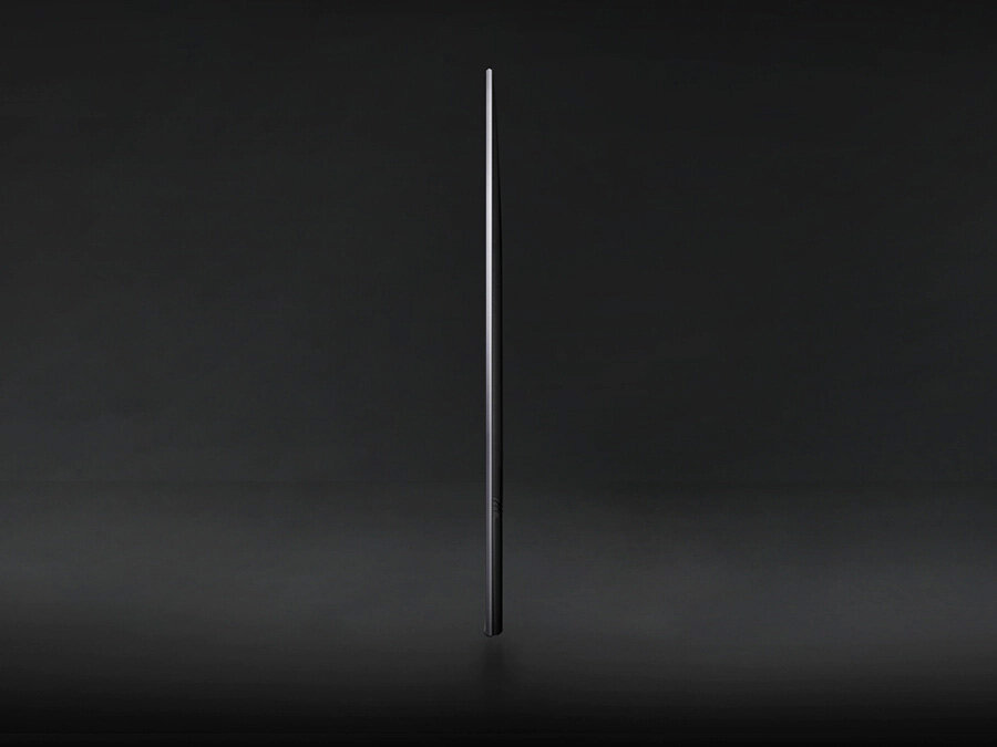 phptt2odp pl-feature-sleek-and-slim--more-than-ever-531142029 Zdjęcie profilowe telewizora AirSlim pokazujące jego ultrasmukły design. Q77BATXXH