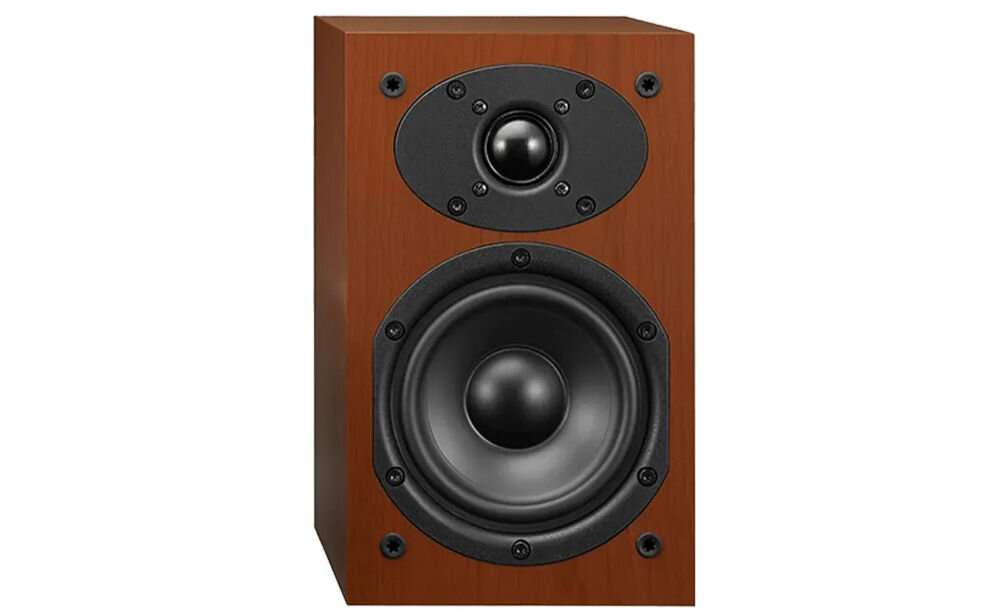 Kolumny głośnikowe DENON SC-M41 moc RMS 60W skuteczność 83 dB do filmów i muzyki, kolumna głośnikowa po skosie na białym tle