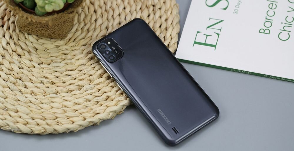 Smartfon DOOGEE X93 ekran bateria aparat procesor ram pamięć pojemność rozdzielczość zdjęcia filmy opis dane cechy blokady system łączność wifi bluetooth obudowa szkło odporność porty muzyka transfer sieć przekątna matryca waga czujniki