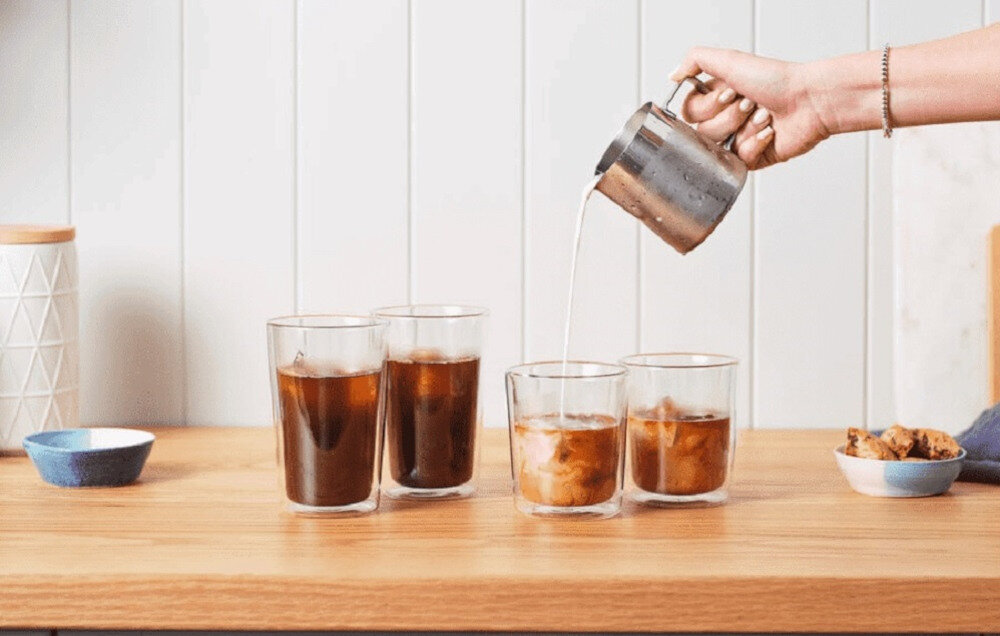 Zestaw szklanek termicznych DELONGHI DLSC318 400 ml (2 sztuki) wykonanie efekt prezentacja efekt