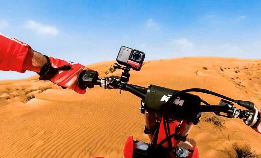 Kamera sportowa INSTA360 One RS 4K Boost Edition sport montaż nagrywanie stabilizacja montaż edycja filtry ostrość śledzenie tryby bateria akumulator zasilanie ładowanie rozdzielczość filmy obudowa odporność wielkość łączność sterowanie