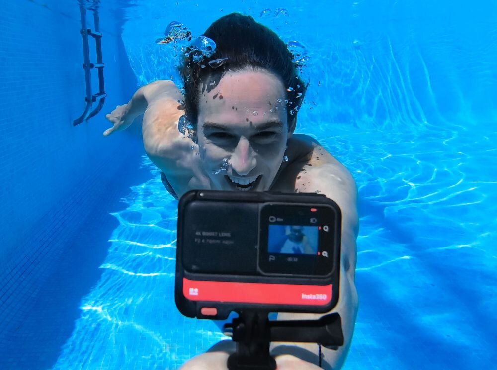 Kamera sportowa INSTA360 One RS 4K Boost Edition sport montaż nagrywanie stabilizacja montaż edycja filtry ostrość śledzenie tryby bateria akumulator zasilanie ładowanie rozdzielczość filmy obudowa odporność wielkość łączność sterowanie