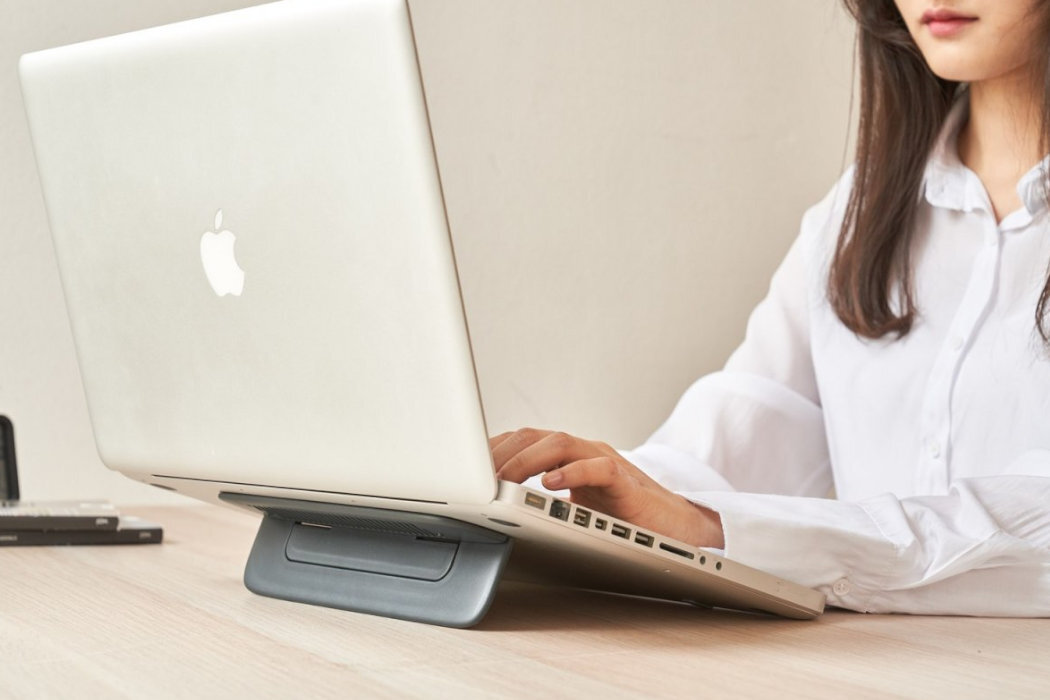 Podstawka pod laptopa POUT Eyes10 mobilność trwałość wytrzymałość wygoda bezpieczeństwo dbałość