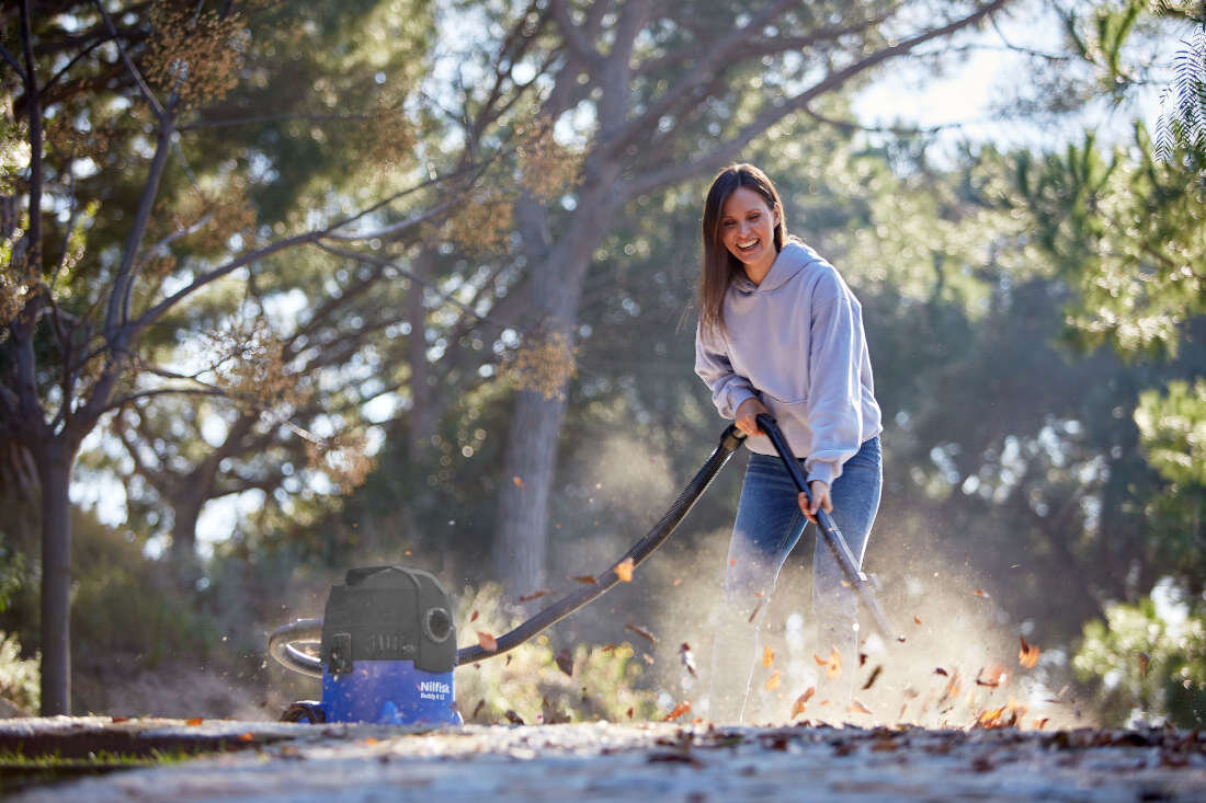 Odkurzacz warsztatowy NILFISK Buddy II 12 Car Cleaner stabilny elastyczny latwe czyszczenie