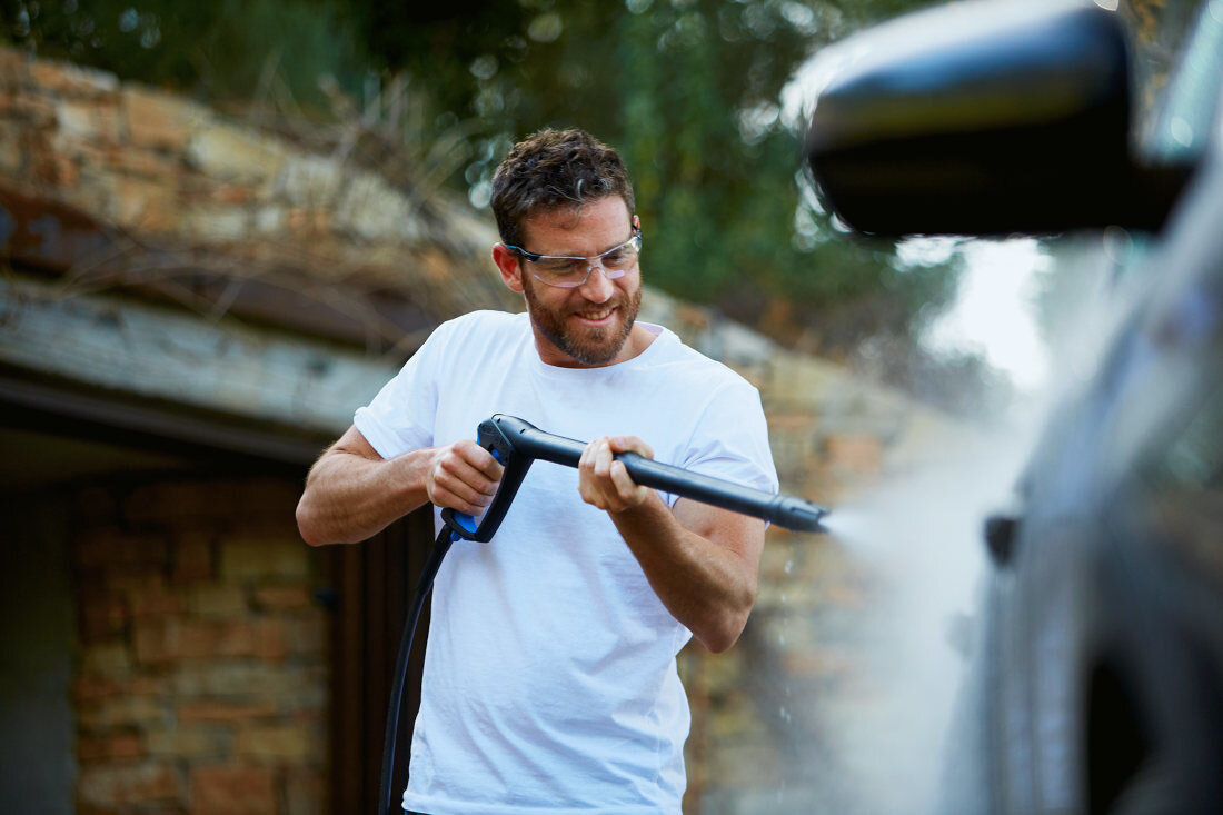 Myjka cisnieniowa NILFISK Premium 200-15 EU - Car Wash komfort wygoda uzytkowanie wbudowany uchwyt na lance