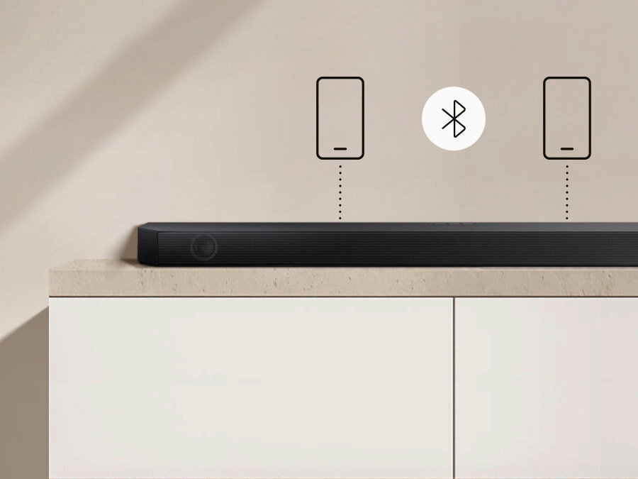 Wśród funkcji soundbara z subwooferem Samsung HW-Q60B/EN znalazło się wielokanałowe połączenie Bluetooth. HW-Q60B