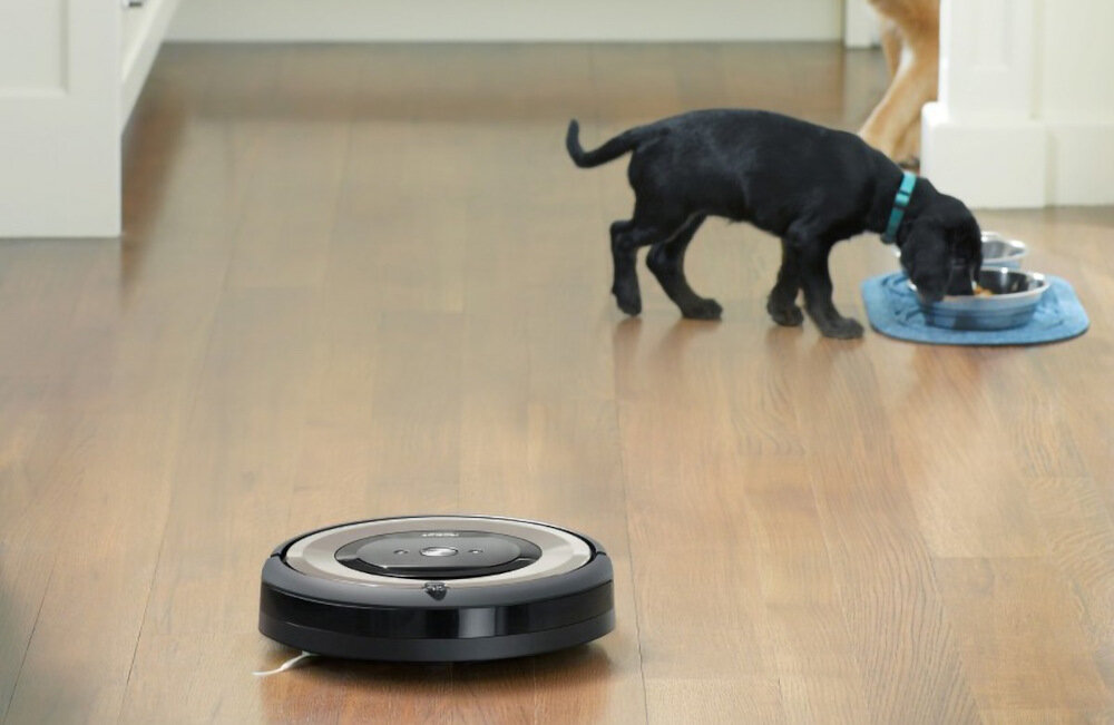 Robot sprzatajacy IROBOT Roomba E5154 tworzy personalizowane harmonogramy sprzatania