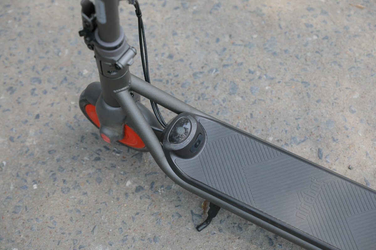 Hulajnoga elektryczna SEGWAY KickScooter C20 Czarno-czerwony silnik predkosc bateria