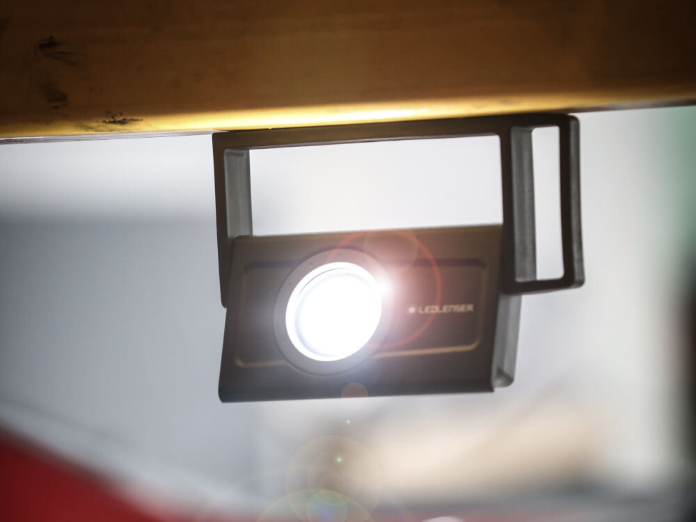 Latarka LEDLENSER iF4R dioda COB SM ściemnianie temperatura światła