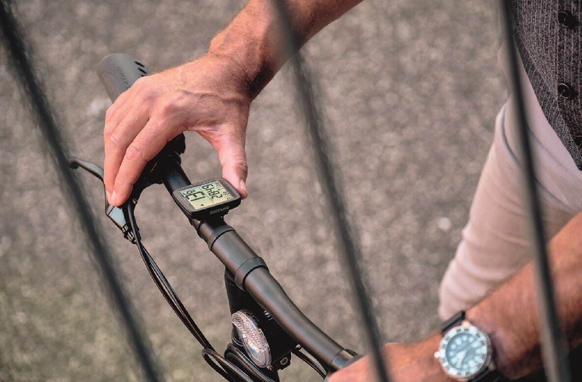 Licznik rowerowy SIGMA BC 8.0 WR Kompaktowy ergonomiczny funkcjonalny rowerzyści rower trening Wyświetlacz Funkcje pomiarowe