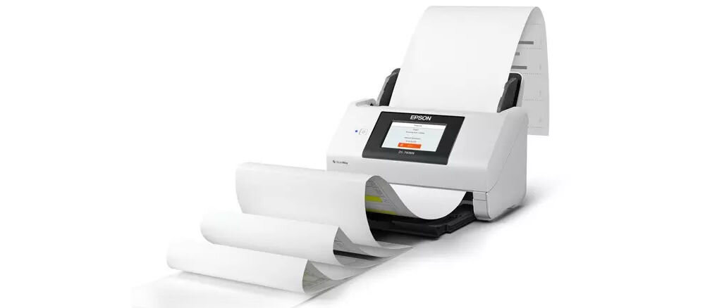 Skaner EPSON WorkForce DS-790WN Wi-Fi prezentacja skanera pod kątem z włożonym papierem na białym tle funkcja dwustronnego skanowania duplex