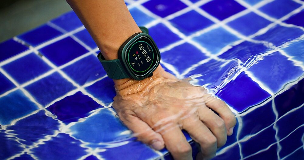 Smartwatch DOOGEE Ares ekran bateria czujniki zdrowie sport pasek ładowanie pojemność rozdzielczość łączność sterowanie krew puls rozmowy smartfon aplikacja
