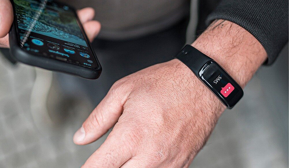 Smartwatch NICEBOY X-fit Plus ekran bateria czujniki zdrowie sport pasek ładowanie pojemność rozdzielczość łączność sterowanie krew puls rozmowy smartfon aplikacja