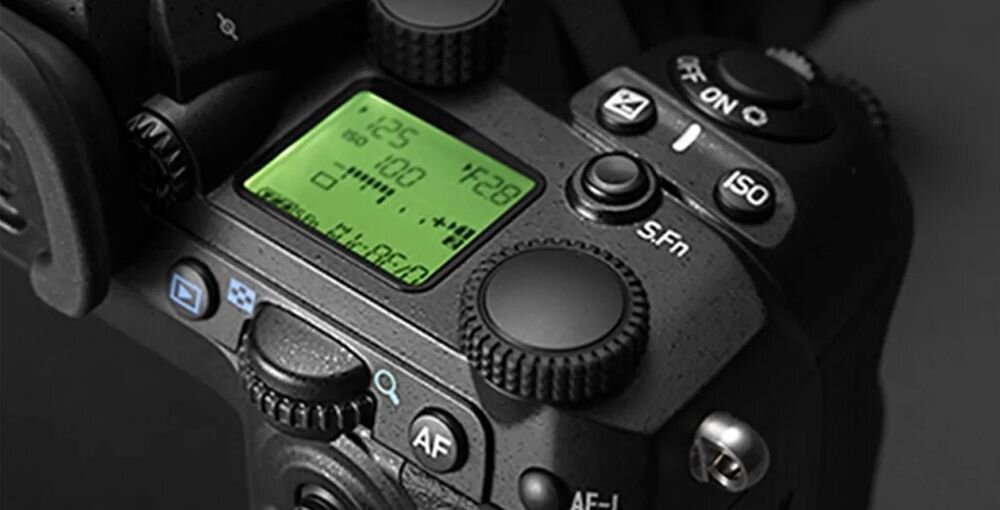 Камера PENTAX K-3 Mark III фотографії об'єктив екран видошукач фокальна діафрагма корпус затвора акумулятор живлення відео роздільна здатність запису розмір матриці діагональ ISO режими складання лампа підсвічування кнопки керування меню контрастність яскравість баланс білого CMOS фільтри формат файлів карти запис серії