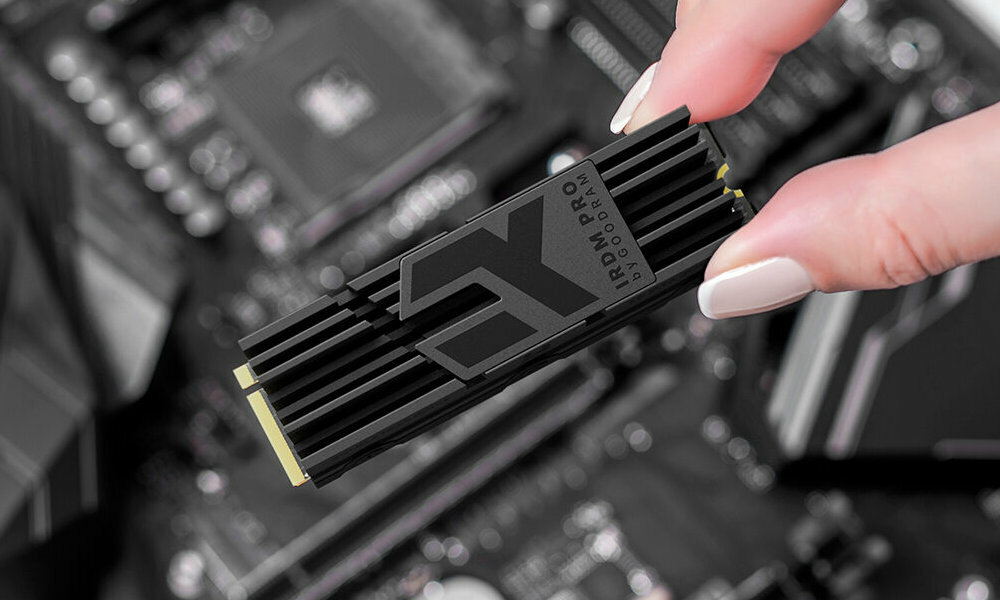 GOODRAM IRDM Pro M.2 4TB SSD front