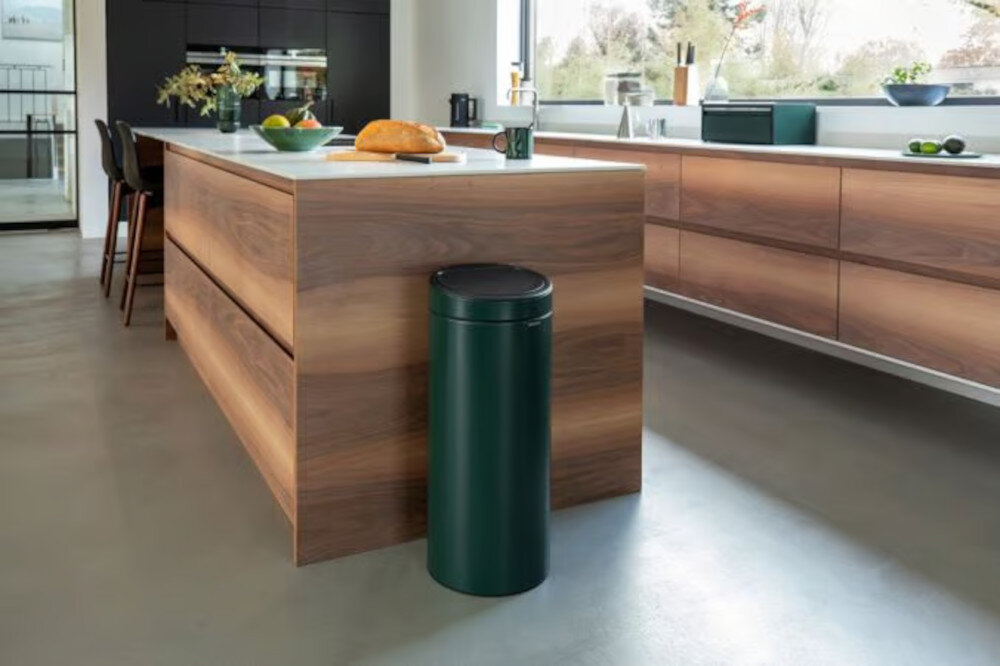 Kosz na śmieci BRABANTIA Touch Bin New 149986 30L Beżowy Ochrona podłóg wygoda Wbudowany uchwyt podstawa wykonanie miękkie tworzywo