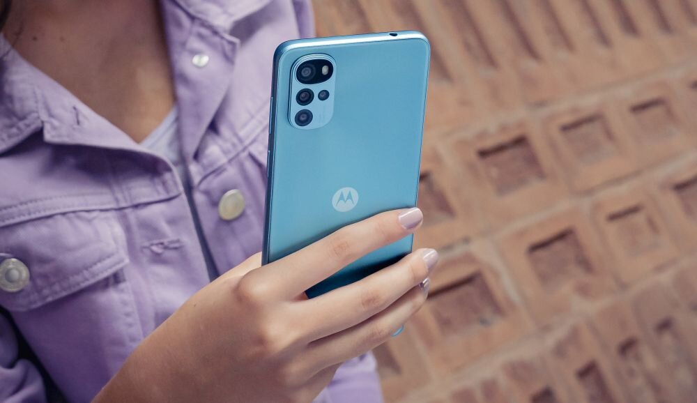 Smartfon MOTOROLA Moto G22 ekran bateria aparat procesor ram pamięć pojemność rozdzielczość zdjęcia filmy opis dane cechy blokady system łączność wifi bluetooth obudowa szkło odporność porty muzyka transfer sieć przekątna matryca waga czujniki
