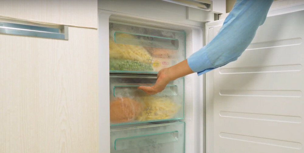 LODÓWKA CANDY CCE7T618ES mrożenie