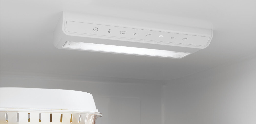 LODÓWKA CANDY CCE4T618DX sterowanie panel elektroniczny wnętrze lodówki ustawienia temperatury chłodzenie mrożenie bezproblemowe skuteczne
