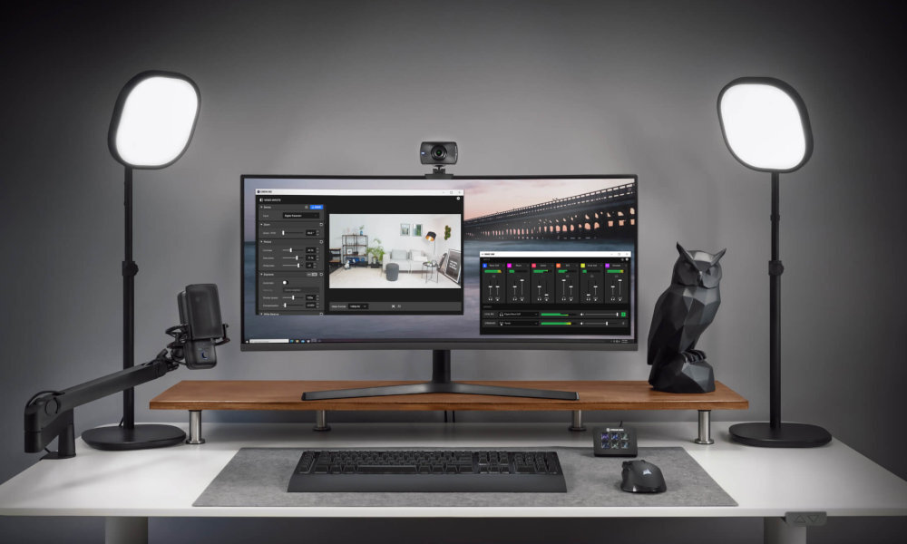 ELGATO Wave Mic Arm Low Profile desk