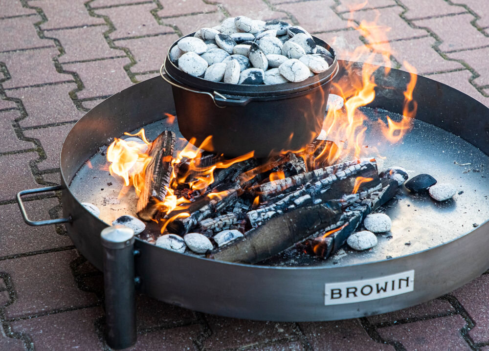 Palenisko ogrodowe BROWIN 330492 (60 cm) średnica 60 cm wieczorne spotkania ciepło migoczący blask ognia wyjątkowy klimat długie rozmowy pod gwiazdami dodanie uroku ogrodowi piękne funkcjonalne palenisko