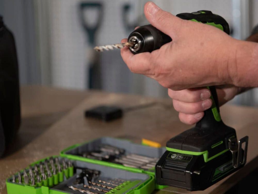 Wiertarko-wkrętarka GREENWORKS GD24DD60 silnik bezszczotkowy tryby pracy kierunek obrotów