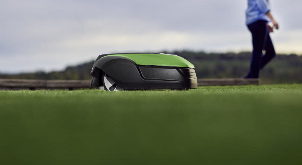 Robot koszący GREENWORKS OptiMow 15 GSM (2509307) sterowanie GSM panel sterowania nieskazitelne cięcie zdrowy trawnik