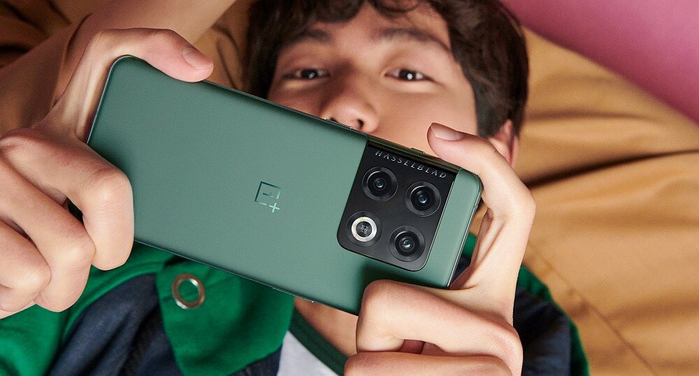 Smartfon ONEPLUS 10 Pro  ekran bateria aparat procesor ram pamięć pojemność rozdzielczość zdjęcia filmy opis dane cechy blokady system łączność wifi bluetooth obudowa szkło odporność porty muzyka transfer sieć przekątna matryca waga czujniki