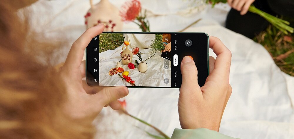 Smartfon ONEPLUS 10 Pro ekran bateria aparat procesor ram pamięć pojemność rozdzielczość zdjęcia filmy opis dane cechy blokady system łączność wifi bluetooth obudowa szkło odporność porty muzyka transfer sieć przekątna matryca waga czujniki
